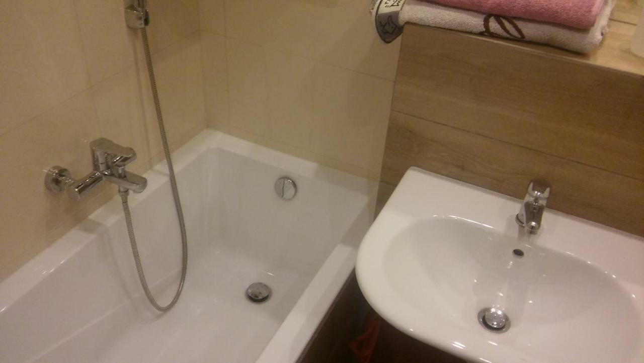 צ'סטוצ'ובה Apartament Zacisze 2 Big 4U מראה חיצוני תמונה